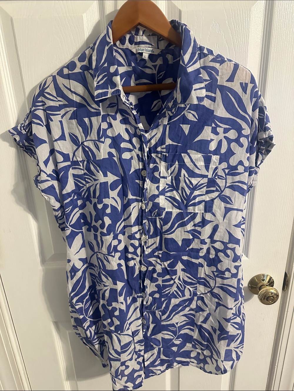 blue island Blue and White Botanical Button-Up Tunic